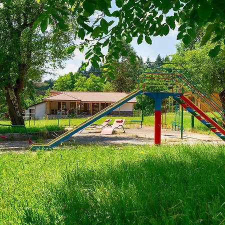 Apriltsi Villa *