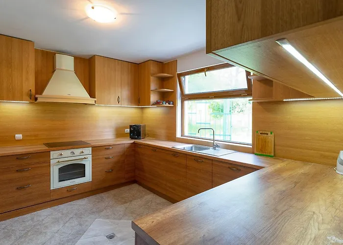 Apriltsi Вилла *